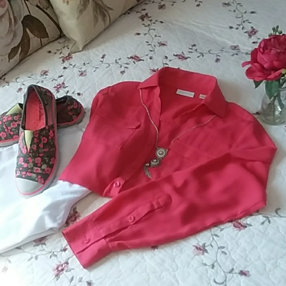 New York & Company Tops - 🌺 NY&CO EUC coral blouse 🌺